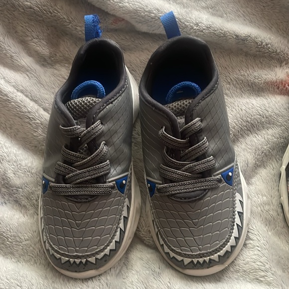 Jurassic Park boys Light-up Sandals & Carter’s light up gym shoes. (Both work) - Picture 3 of 10